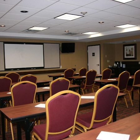 Hampton Inn And Suites Peru Екстериор снимка