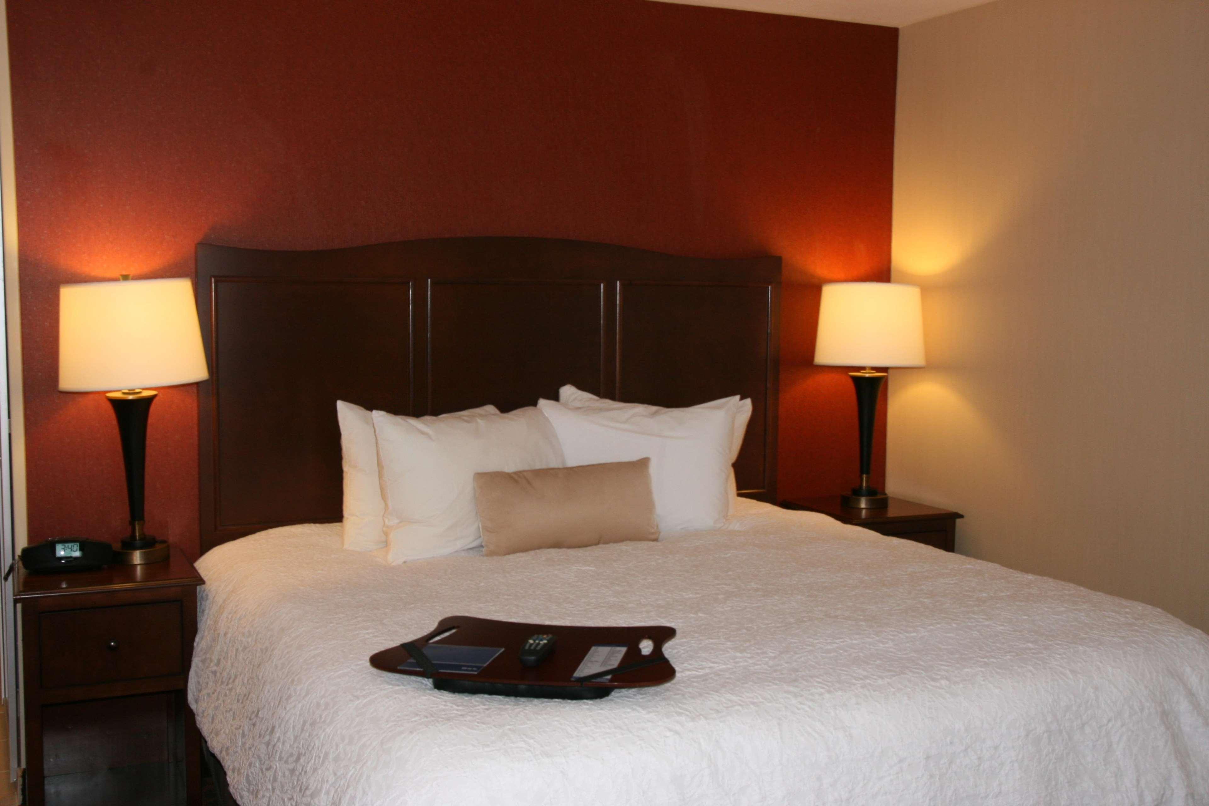Hampton Inn And Suites Peru Стая снимка