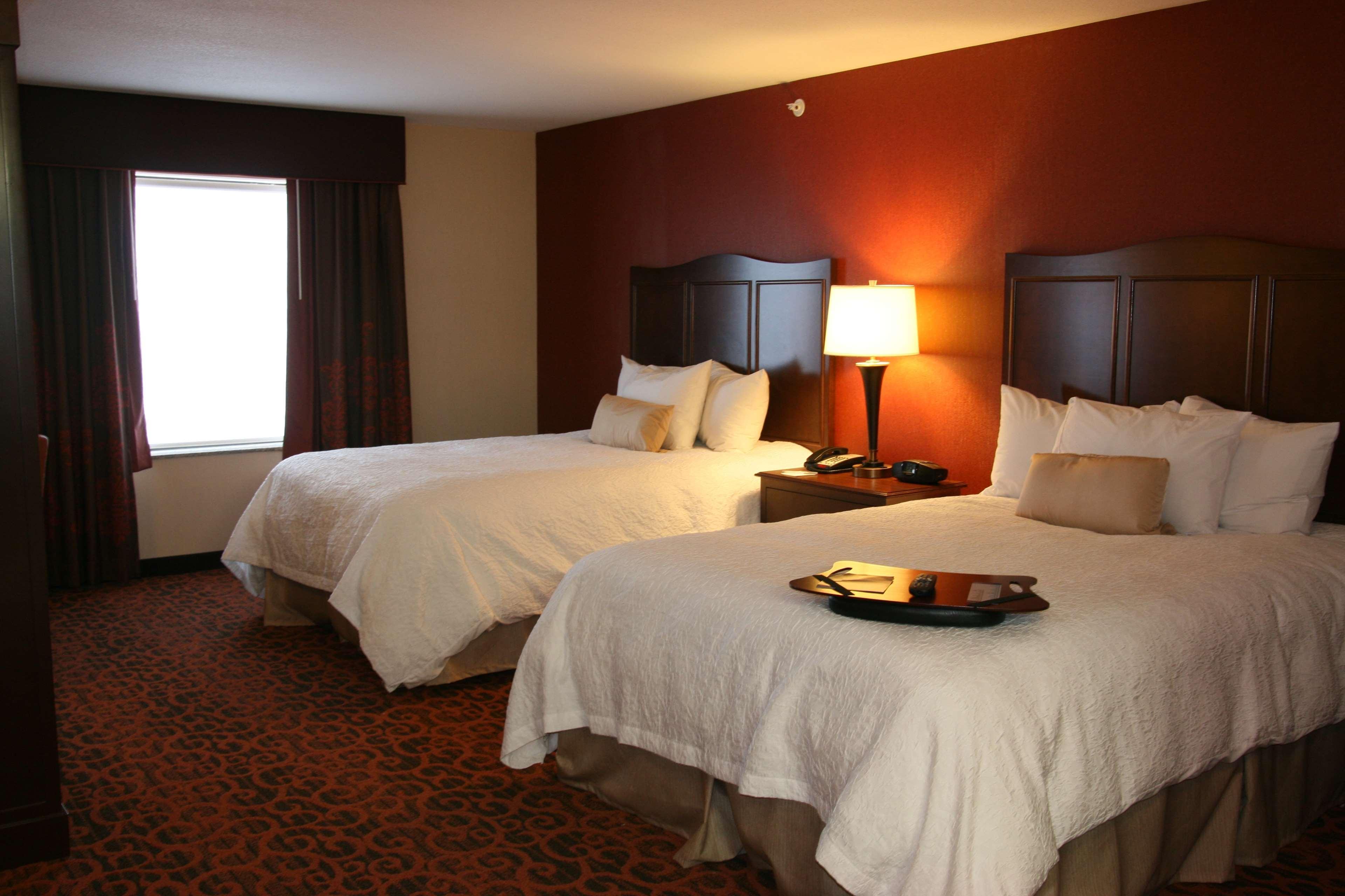 Hampton Inn And Suites Peru Стая снимка