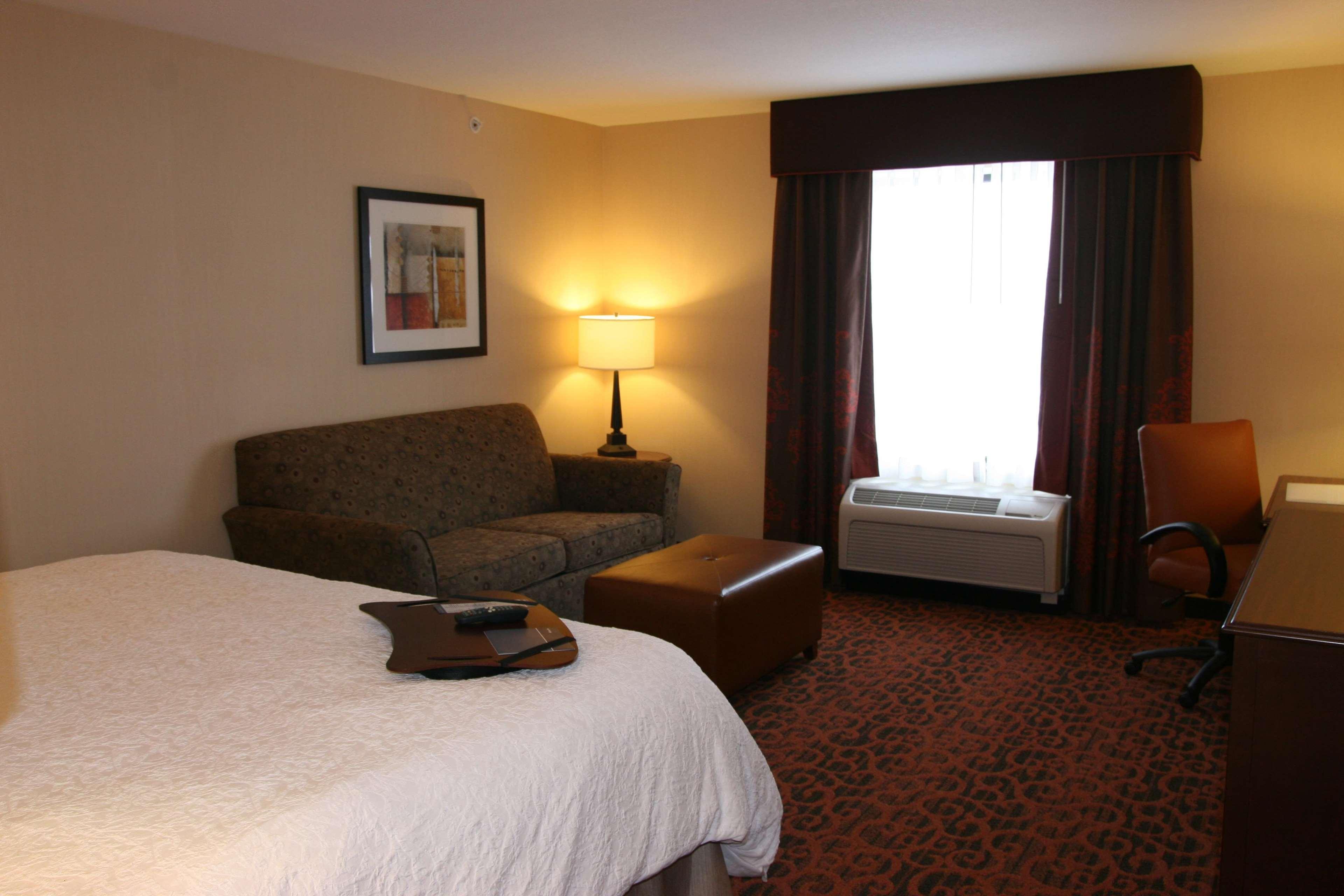 Hampton Inn And Suites Peru Стая снимка