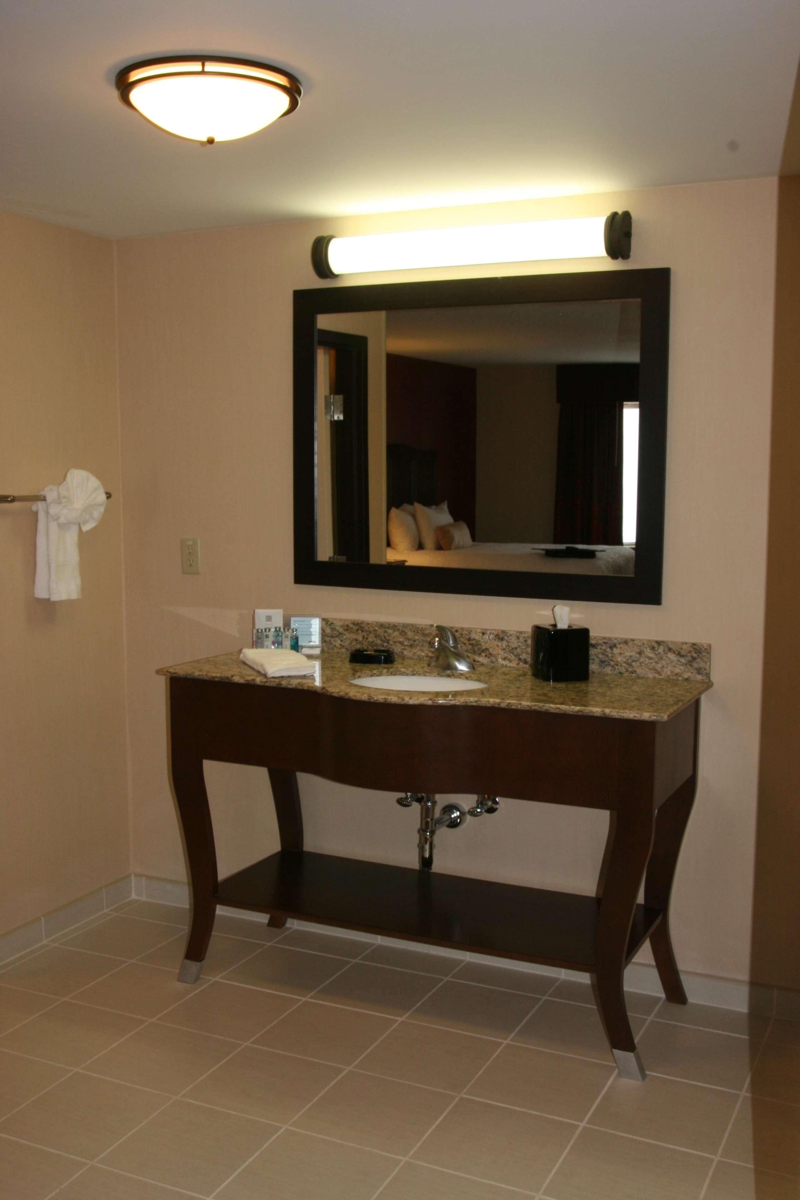 Hampton Inn And Suites Peru Стая снимка