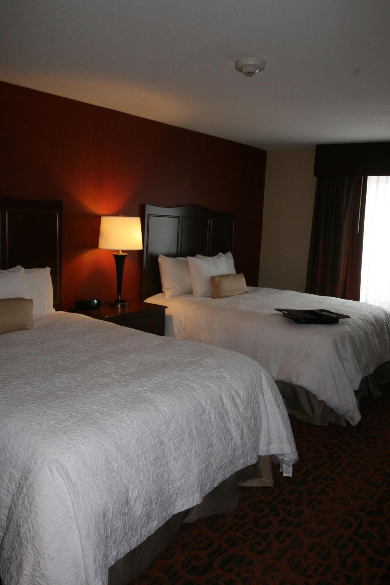 Hampton Inn And Suites Peru Екстериор снимка