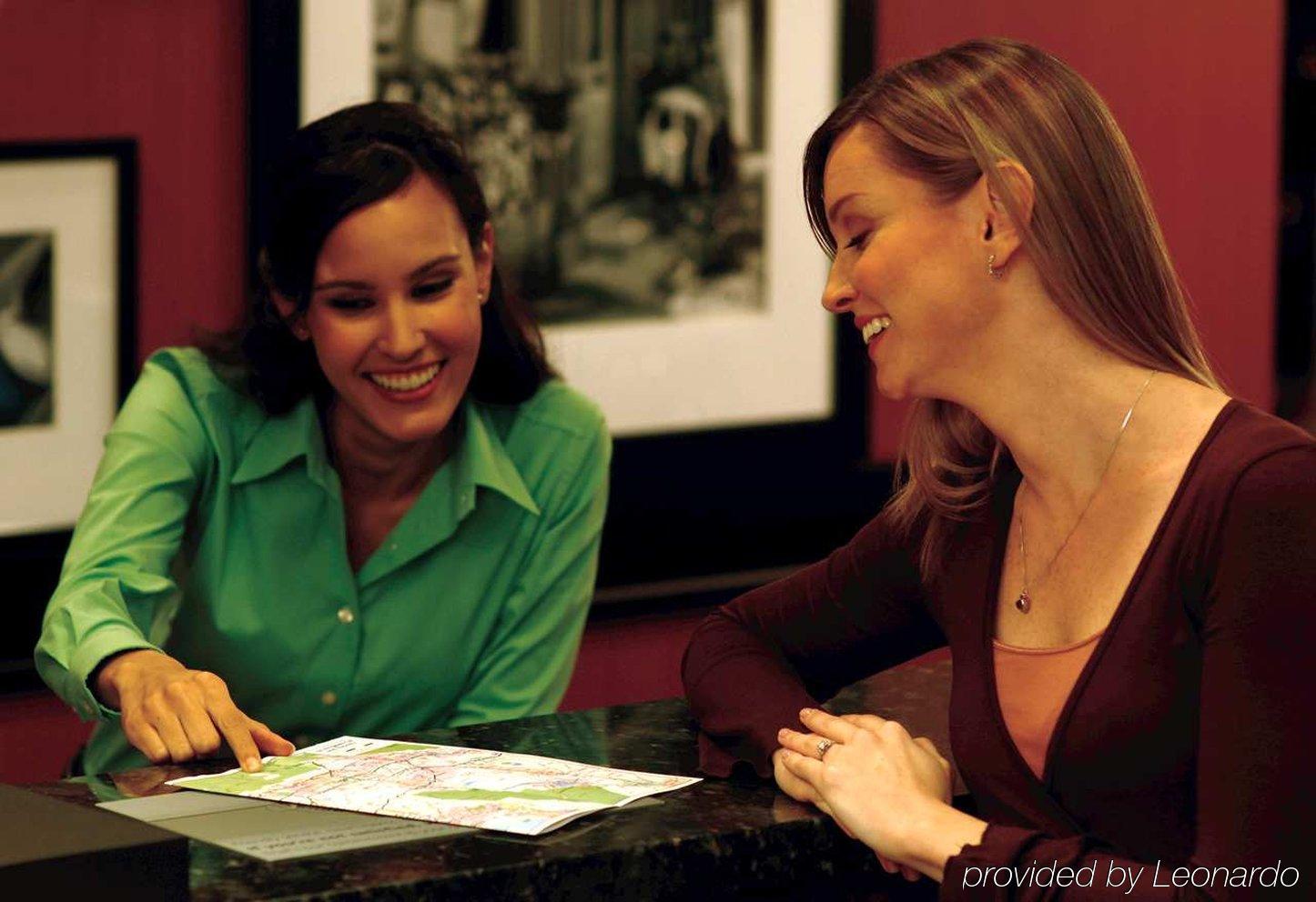 Hampton Inn And Suites Peru Интериор снимка